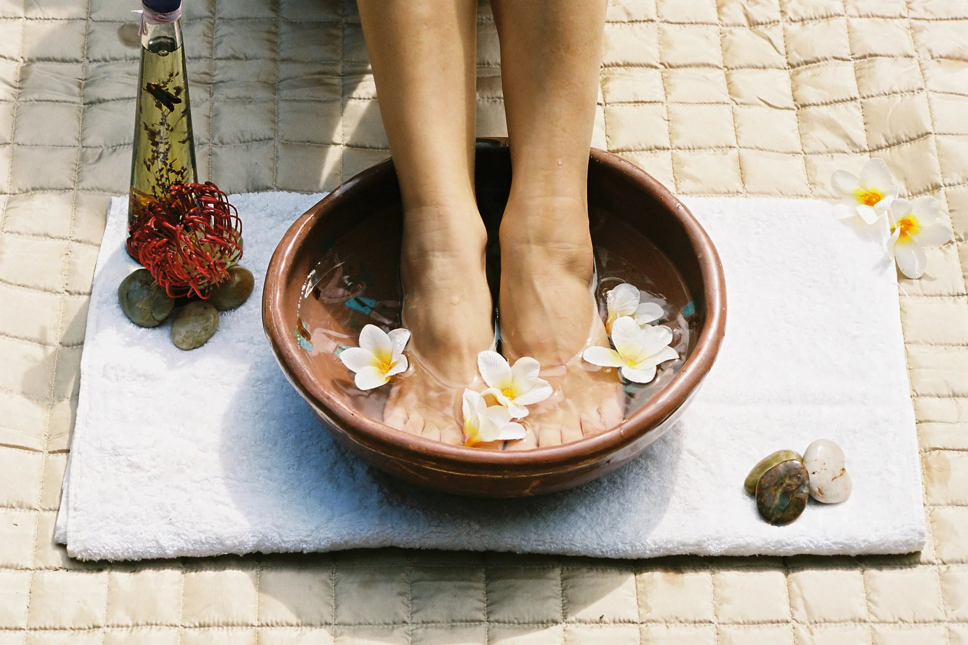 Homemade Foot Soaks to Treat Your Feet