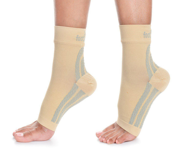 Footminders Plantar Fasciitis Compression Socks/Sleeves (Pair) - Relieve foot and heel pain due to flat feet or heel Spurs - Footminders Inc.